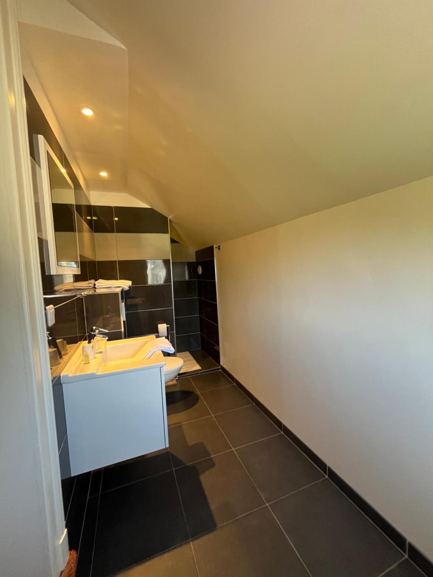 Hostellerie Le Griffon Blerancourt Luaran gambar