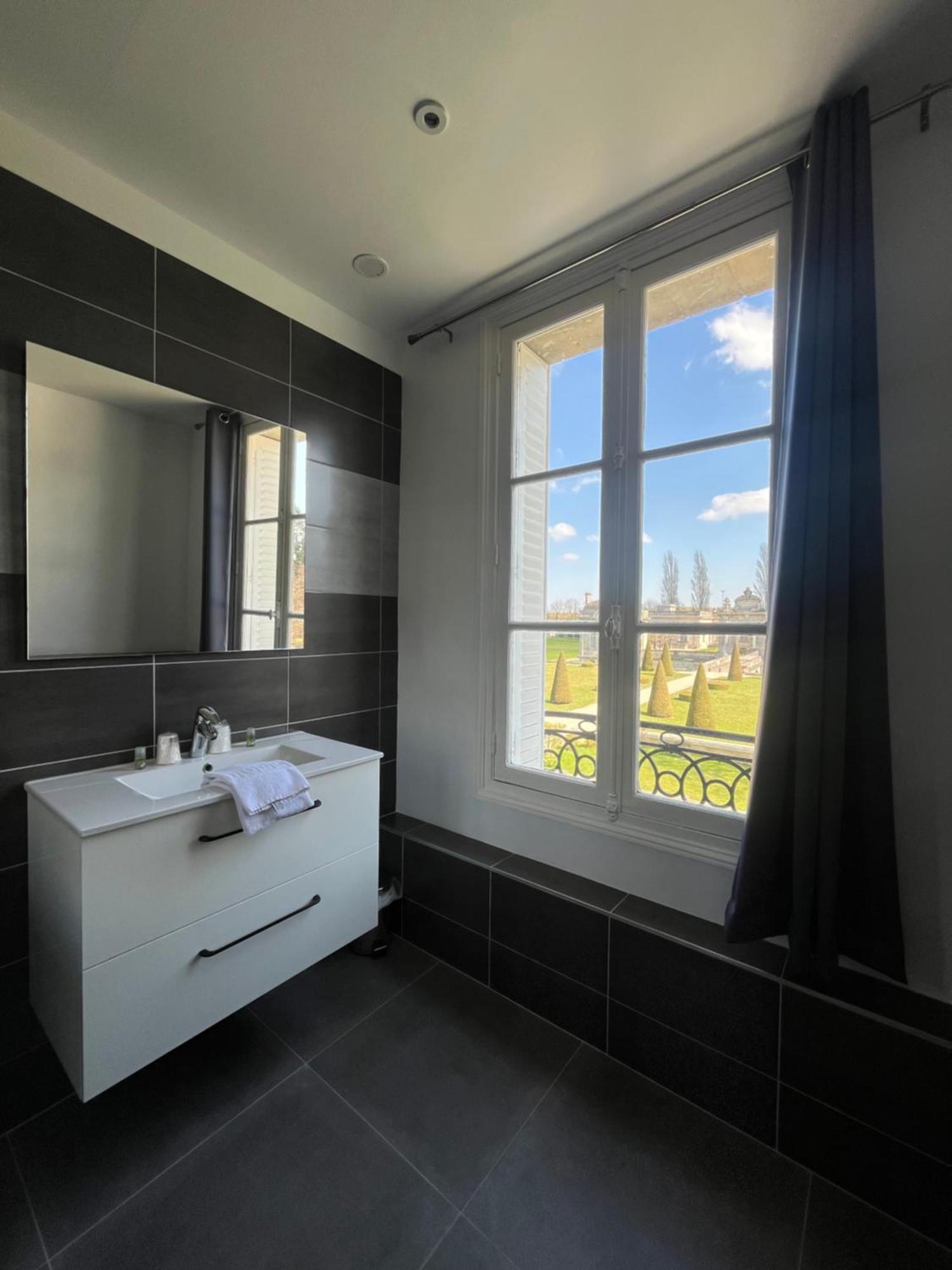 Hostellerie Le Griffon Blerancourt Luaran gambar
